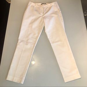 Tahari White Capris - Size 2 💌